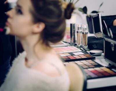 Look Wonderful This Winter: Expert Make Up Tips