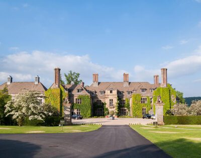 Sleep Like A Queen at Llangoed Hall