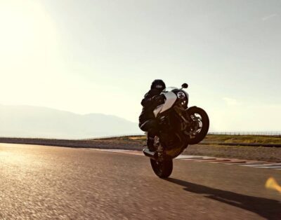 Triumph Speed Triple 1200 RR – Beauty and Power