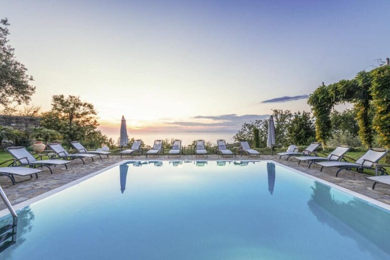 Rent Villa Montecchi Sorrento Italy