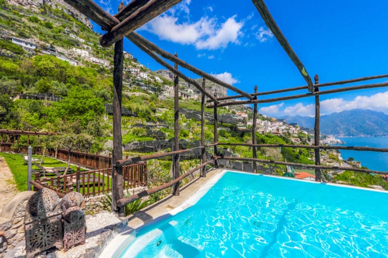 Rent Villa Finocchiara Italy