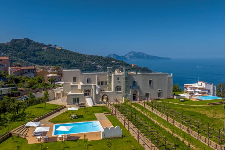 Rent Villa Siri Italy