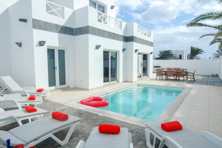 Rent Villa Catamaran Spain
