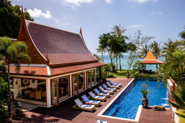 Rent Baan Uenia Thailand