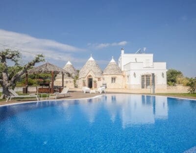 Rent Trulli Lamafico Italy