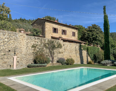 Rent Villa Camucia Italy