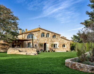 Rent Villa Montras Spain