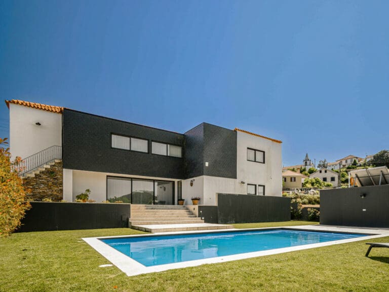 Rent Villa Moreira Portugal