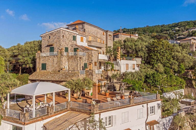 Rent Villa Roga Italy