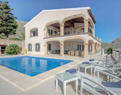Rent Villa de los Arcos Spain