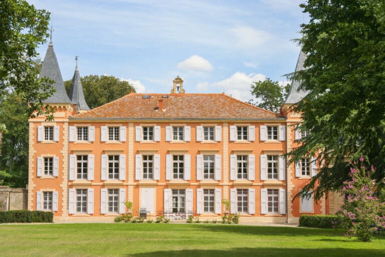 Rent Chateau Du Capitaine France