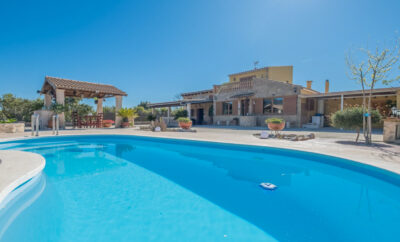 Rent Finca Mayo Spain