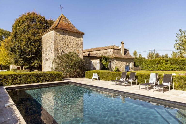 Rent Maison Maronniere France
