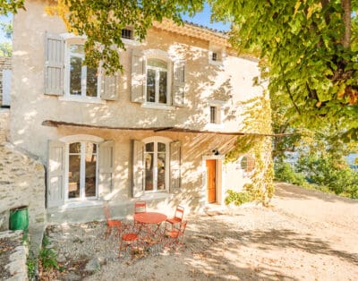 Rent Villa Sivergues France