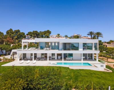 Villa Halcon al Mar – Stunning Seaside Retreat for Your Perfect Getaway