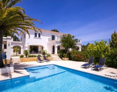 Villa Almandrina: Luxurious Holiday Retreat with Stunning Views and Private Pool