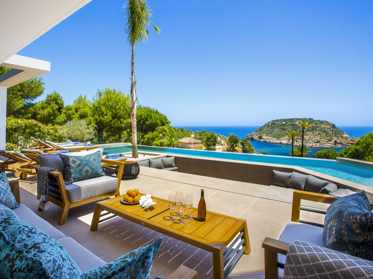 Luxury Villa El Refugio: Your Ideal Holiday Retreat for Unforgettable Getaways
