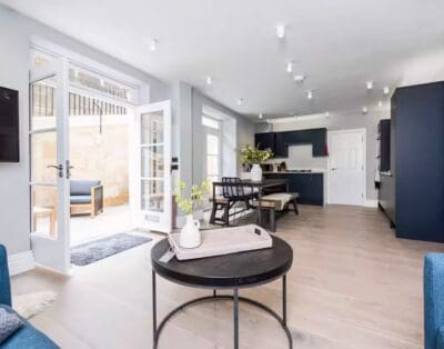 Charming Walcot Townhouse Rental in the UK for Your Getaway