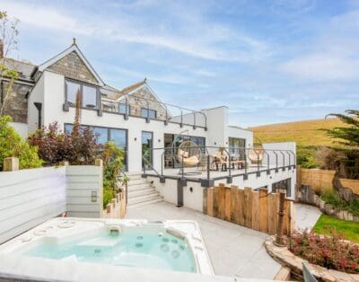 Discover Saltwater Escape: Premier UK Holiday Villa Rental