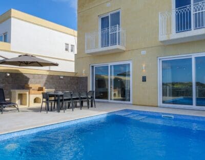 Experience Luxury at Villa Xemx in Malta – Book Now!