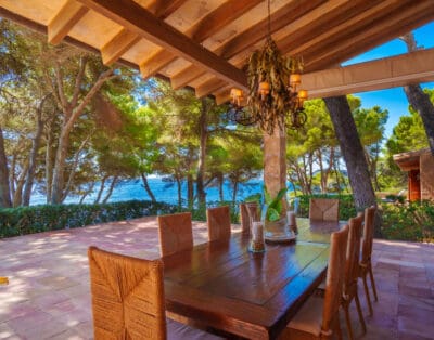 Finca L’Embat: Luxurious Holiday Villa with Stunning Views and Private Pool