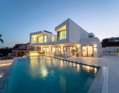 Luxurious Villa Luz: Stunning Holiday Retreat with Breathtaking Views