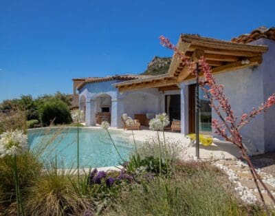 Charming Casa Agrifoglio: Rent Your Italian Villa Getaway