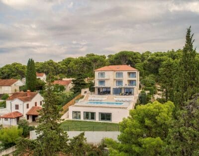 Luxurious Villa Calmare Rental in Stunning Croatia