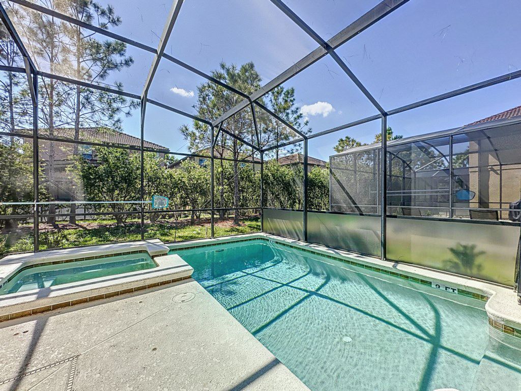 Luxury villas in Davenport