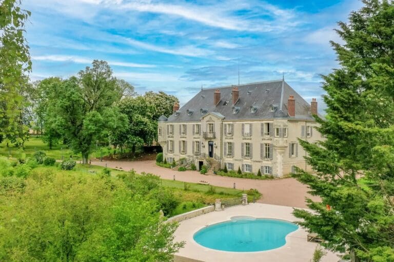 Château Morvan: Exquisite Luxury Château Rental in Burgundy with Private Pool