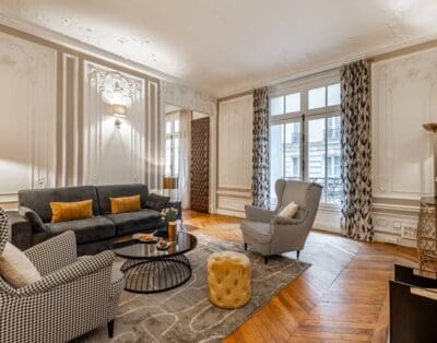 Elegant 3-Bedroom Champs-Élysées Apartment | Luxury Paris Rental