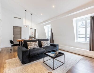 Elegant 3-Bedroom Paris Villa Near Louvre | Luxury Rental for 6