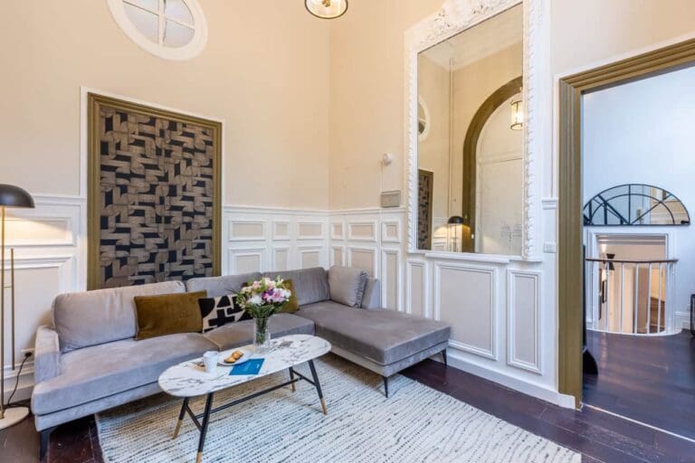 Elegant 4-Bedroom Paris Villa Near Champs-Élysées | Sleeps 8