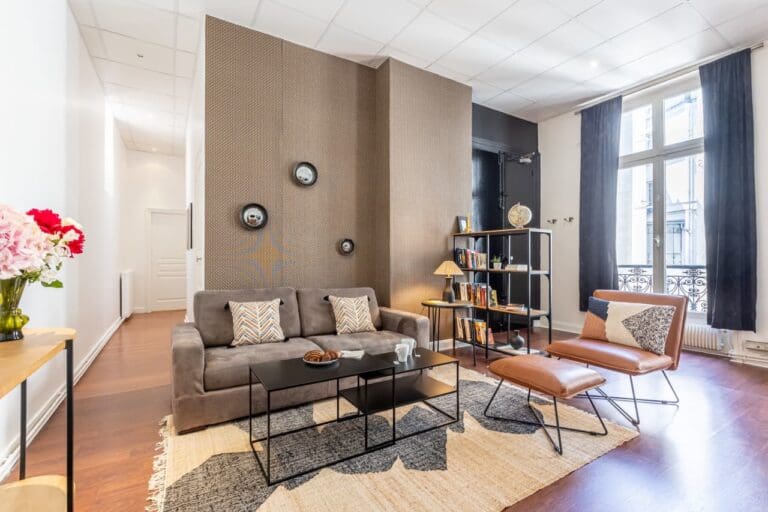 Luxury 2-Bedroom Champs-Élysées Villa Rental Paris | Sleeps 4