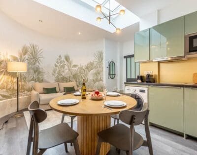 Luxury 2-Bedroom Paris Villa Near Louvre | Palais Royal District