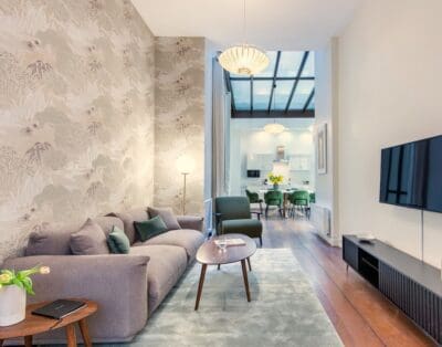 Luxury 3-Bedroom Paris Villa Near Champs-Élysées | Sleeps 6
