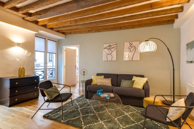 Luxury 3-Bedroom Paris Villa Near Louvre | Palais Royal District