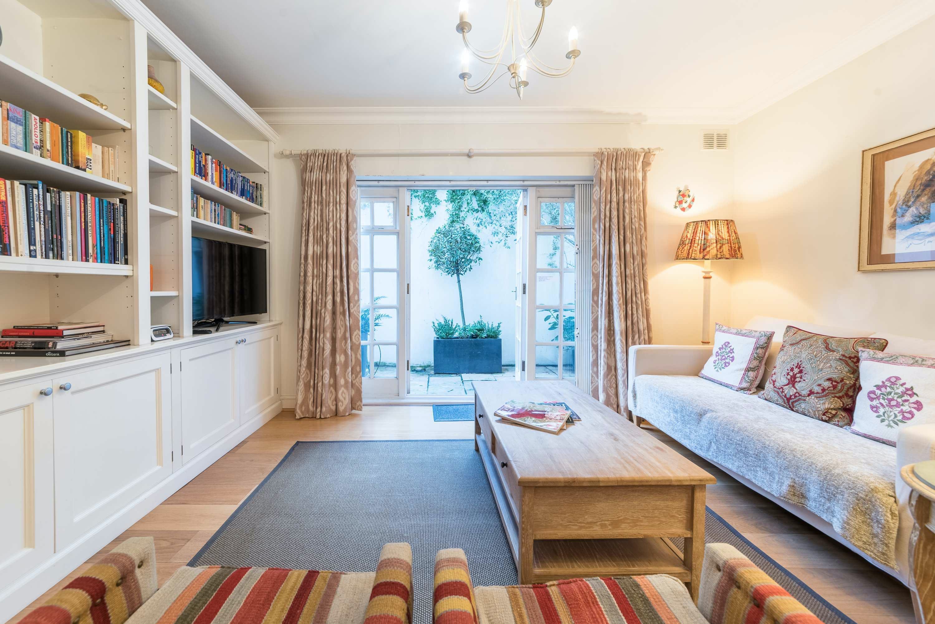 Apartment Phillimore Kensington: Contemporary 2-Bedroom Apartment Rental Kensington with Terrace and Garden Access