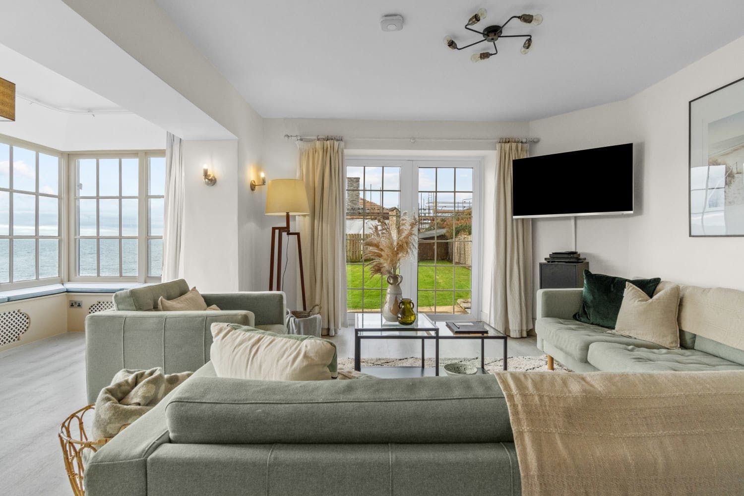 Apartment Tavy Plymouth: Modern 4-Bedroom Apartment with Sea Views, Family-Friendly, Plymouth
