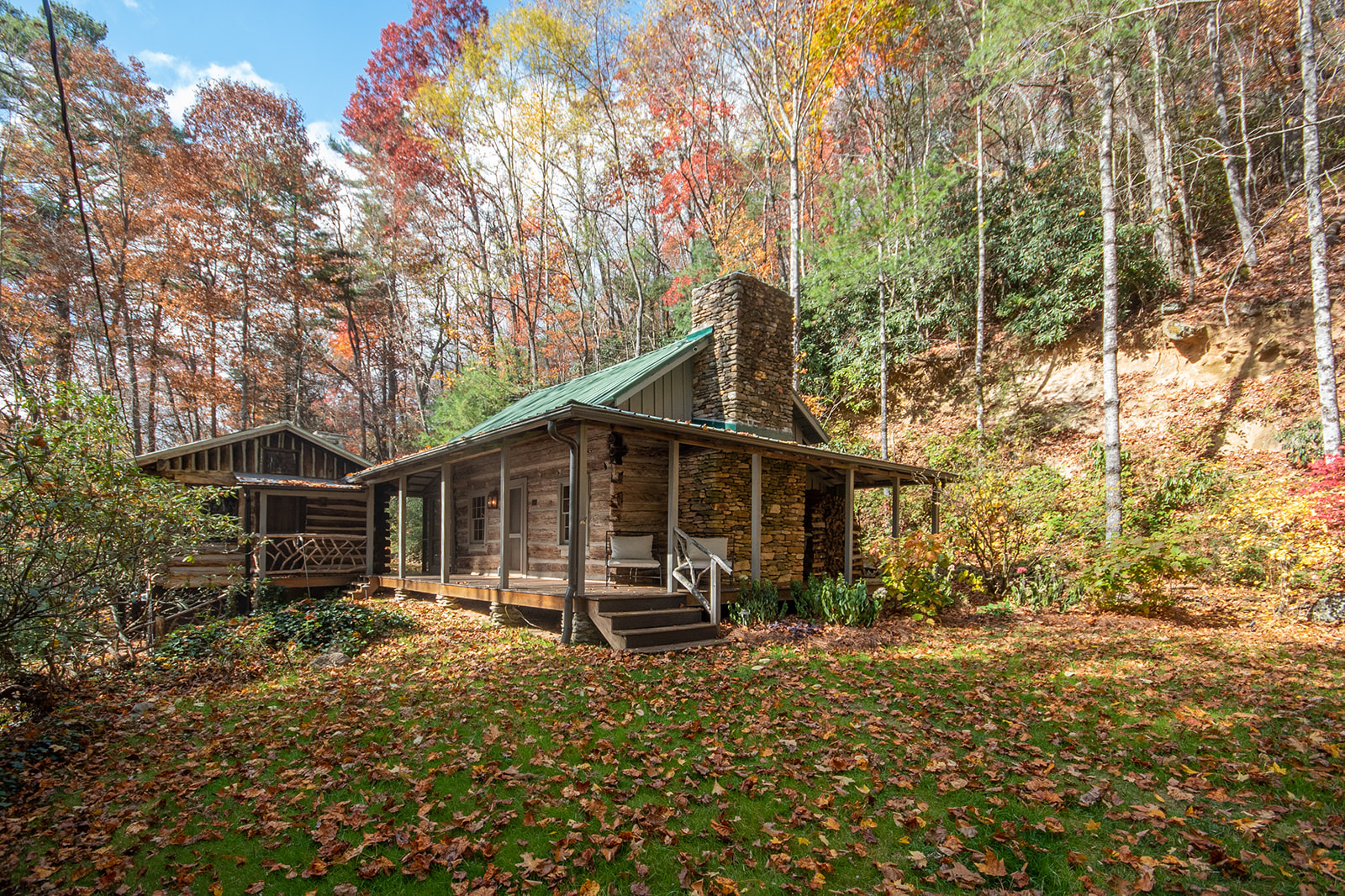 Cabin Cataloochee Macon: Luxury 3-Bedroom Cabin with Hot Tub and Air-Con, Macon County