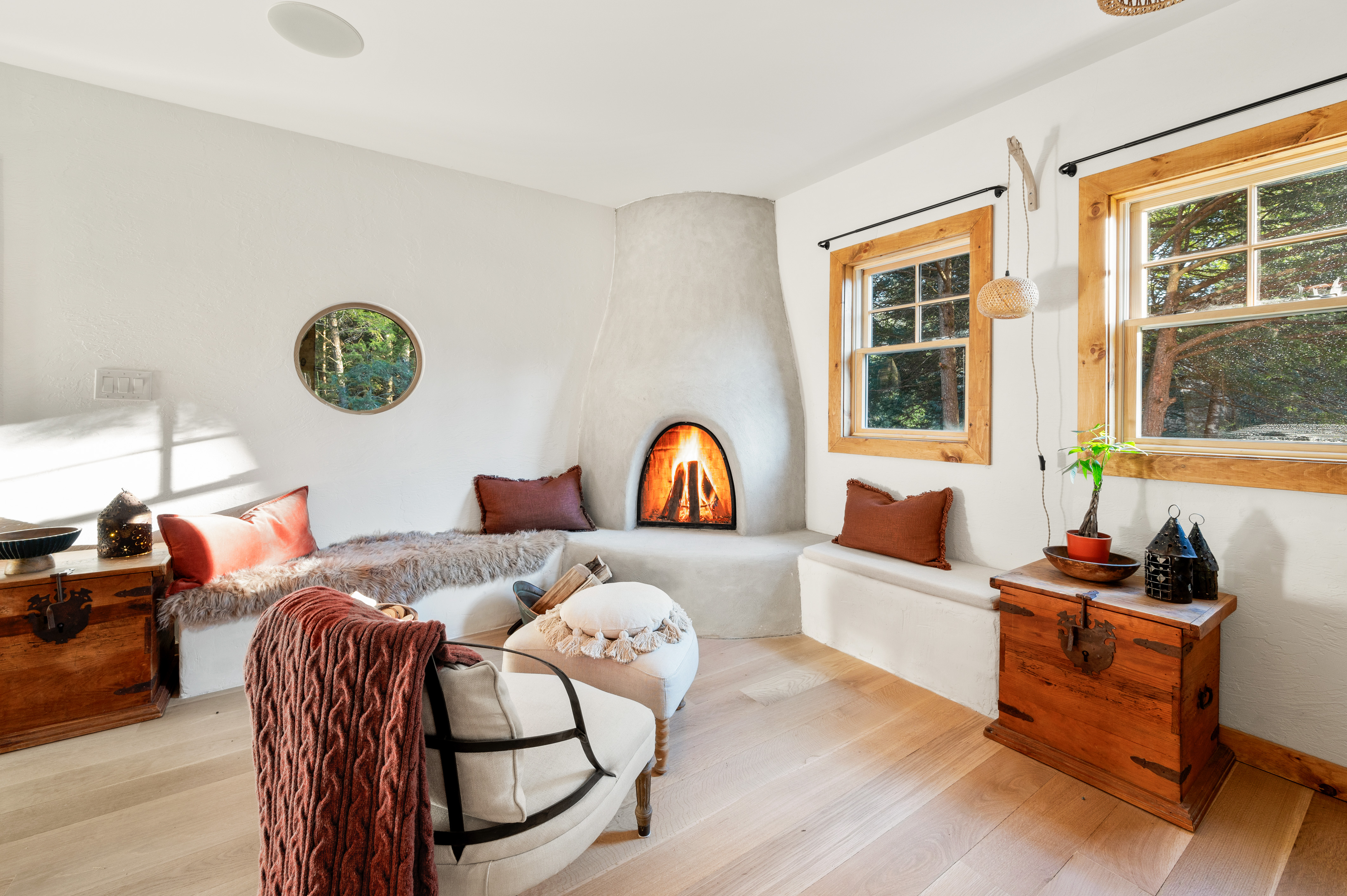 Cabin Esopus Hunter: Romantic 1-Bedroom Cabin with Hot Tub and Sauna in Hunter, Greene County