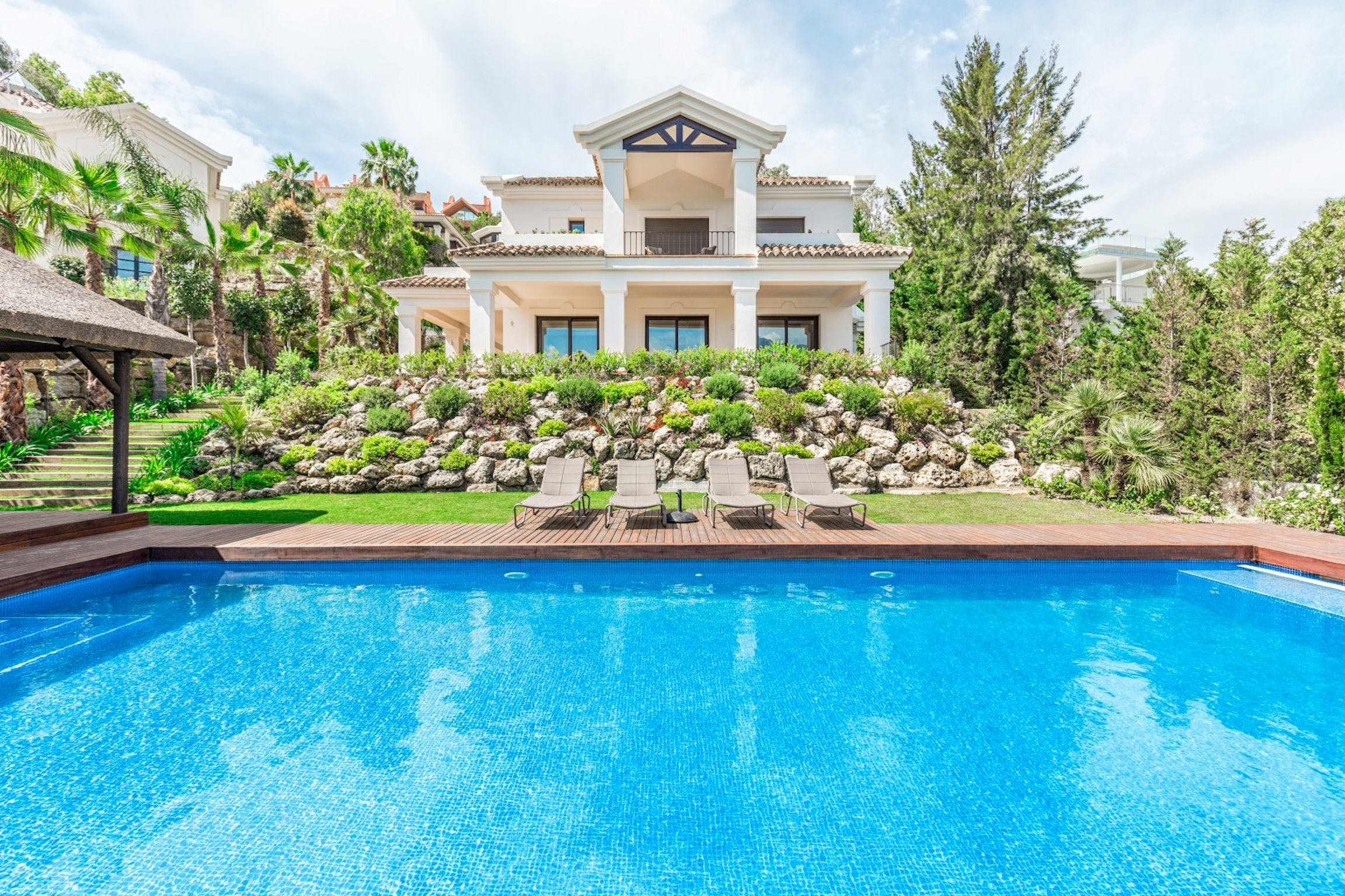 Casa Aceituno San Pedro: Luxury 5-Bedroom Golf Villa with Pool and Hot Tub, San Pedro de Alcántara