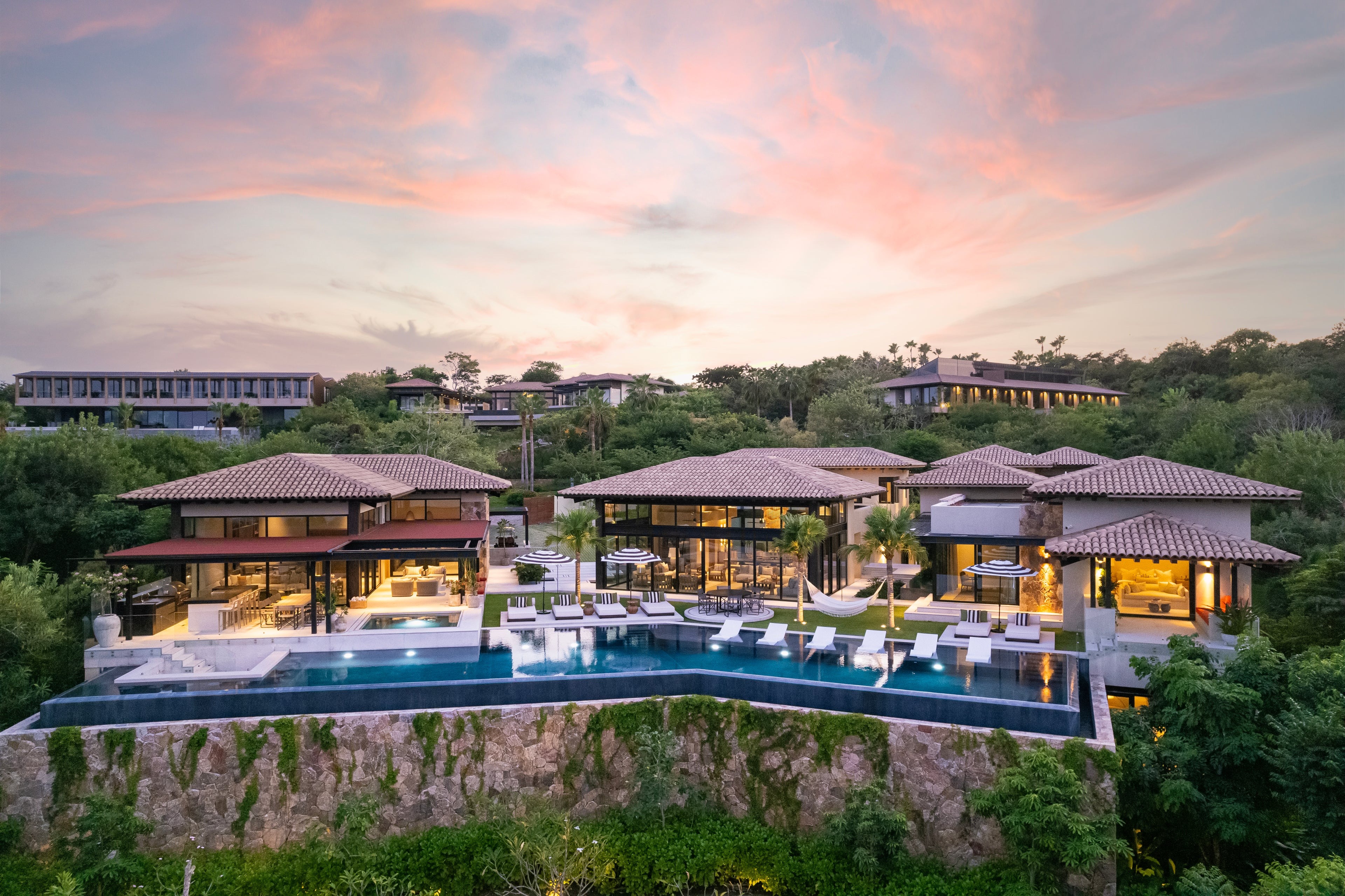 Casa Amatlán Nayarit Puerto Vallarta 2: Spacious 12-Bedroom Villa with Infinity Pool and Beachfront Views, Nayarit