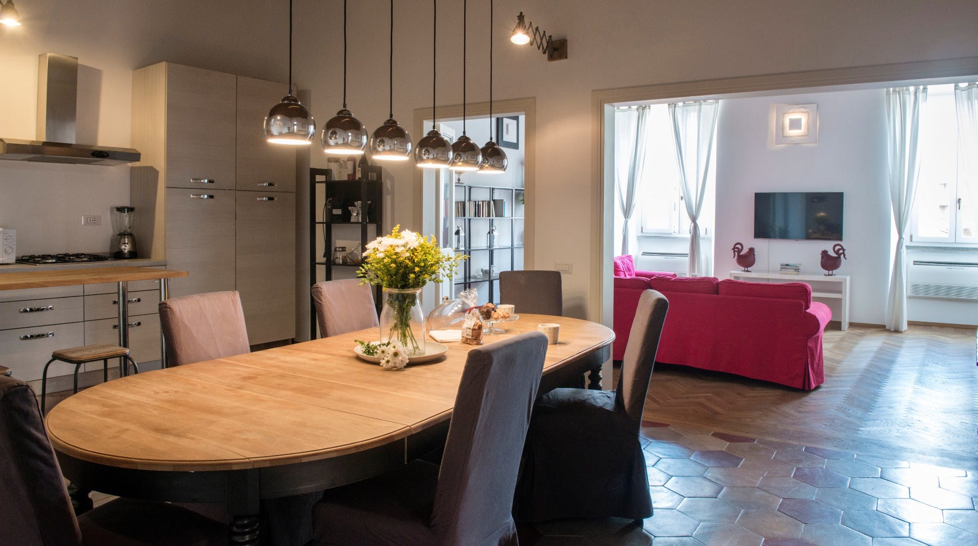 Casa Apollonia Trastevere: Spacious 3-Bedroom Apartment Rental with Air-Con in Trastevere, Rome