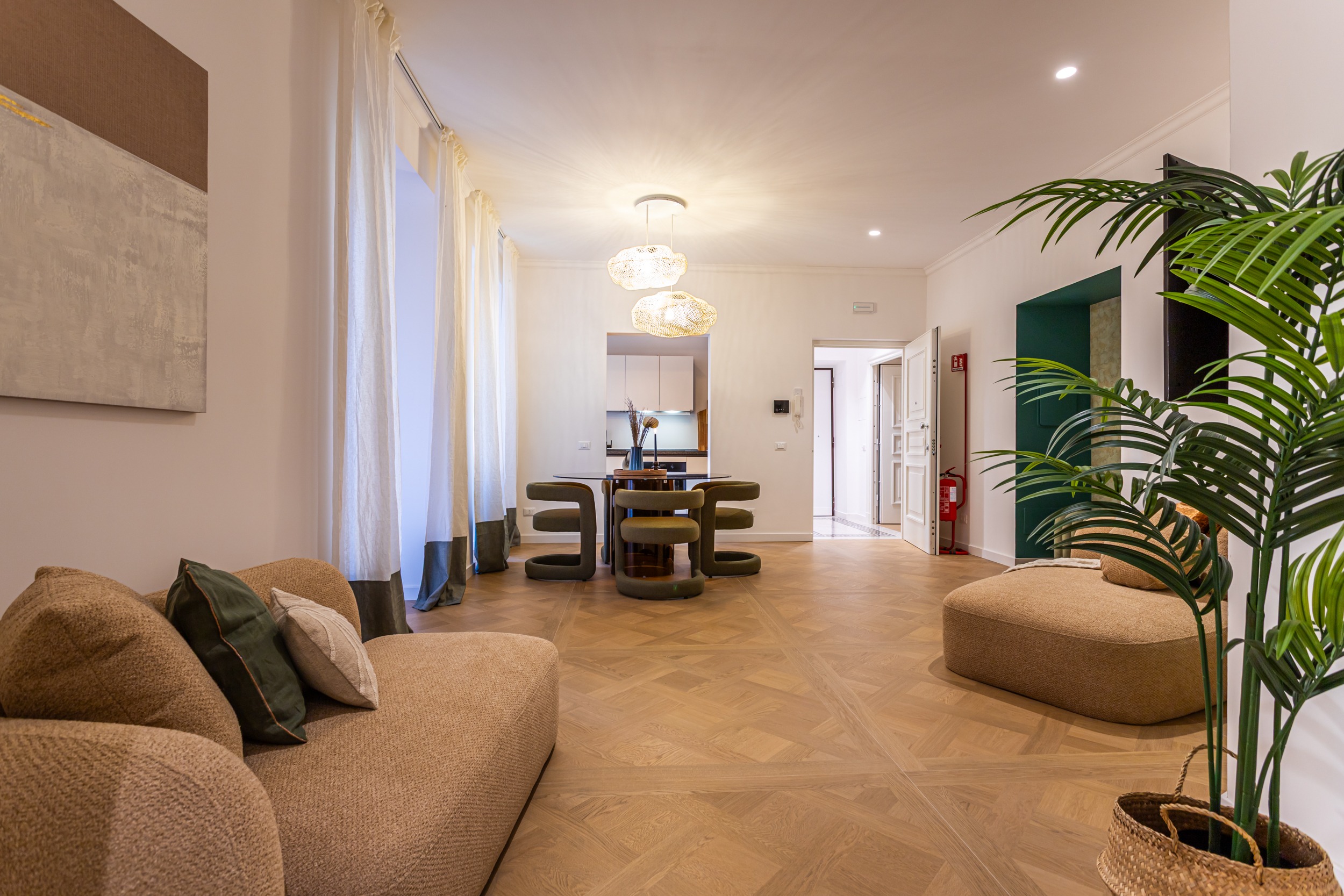 Casa Aurelio Vaticano: Charming 2-Bedroom Apartment Rental with Air-Con in Vatican, Rome
