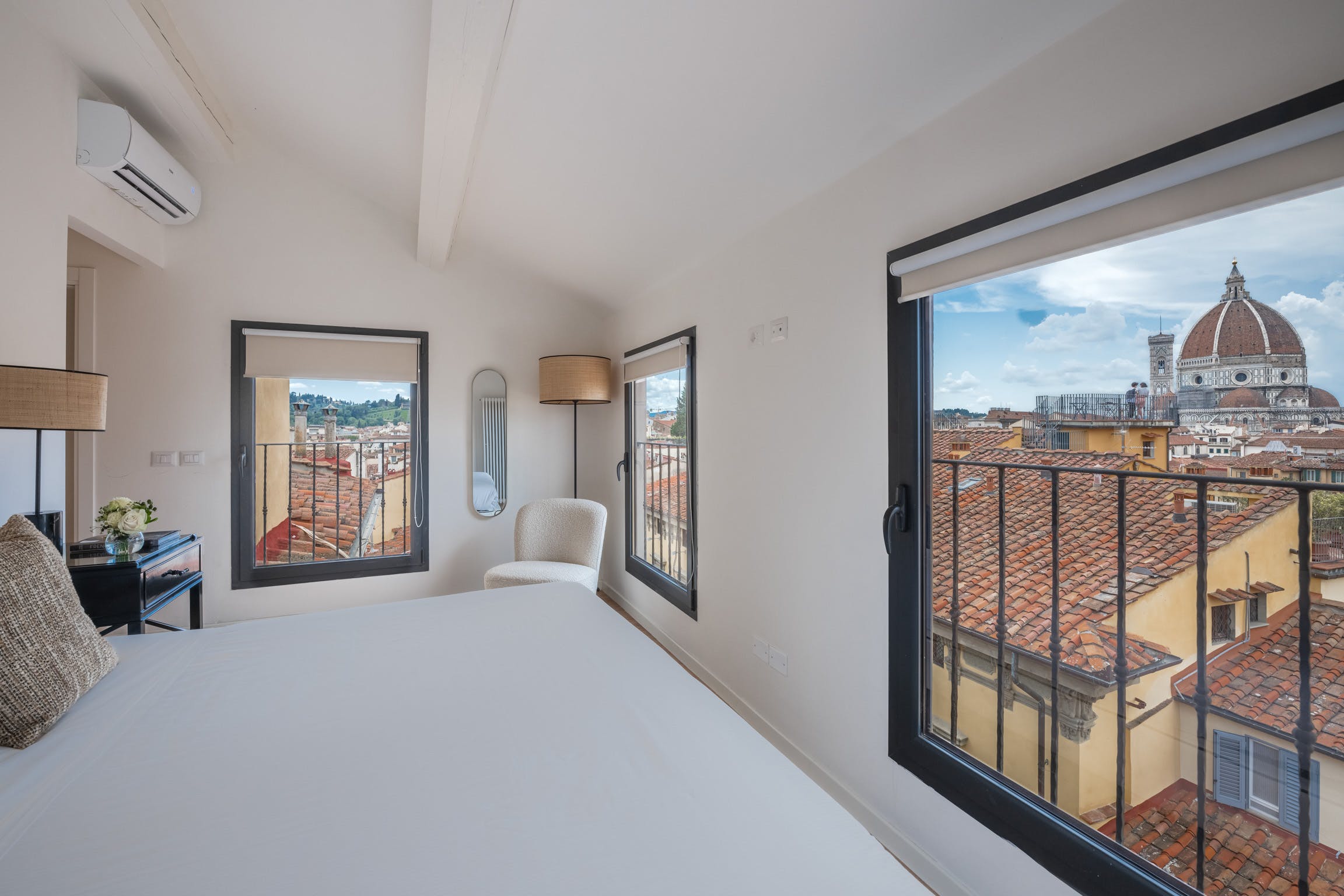 Casa Bargello Firenze: Charming 3-Bedroom Apartment Rental with Air-Con in Santa Croce, Florence