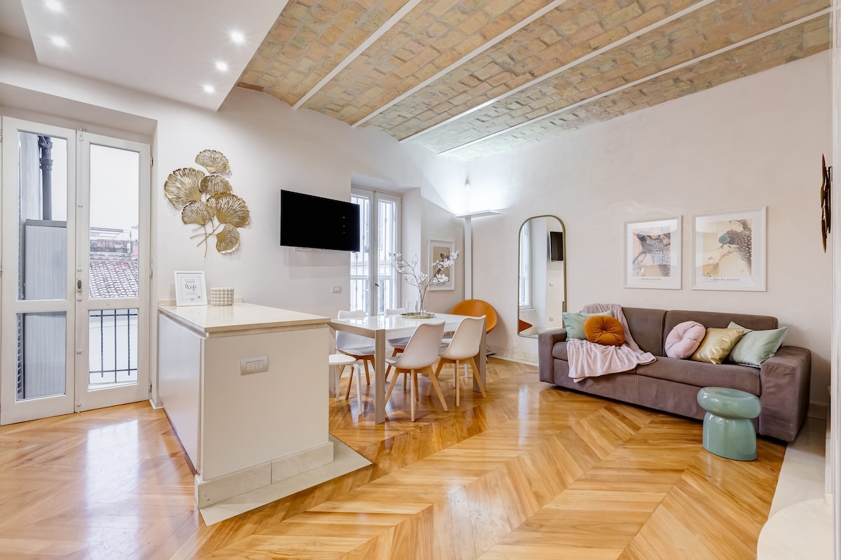 Casa Borghese Spagna: Elegant 2-Bedroom Apartment Near Spanish Steps, Rome