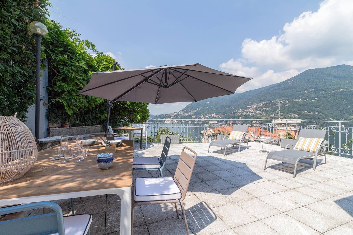 Casa Breva Blevio: Charming 3-Bedroom Apartment with Terrace, Lake Como