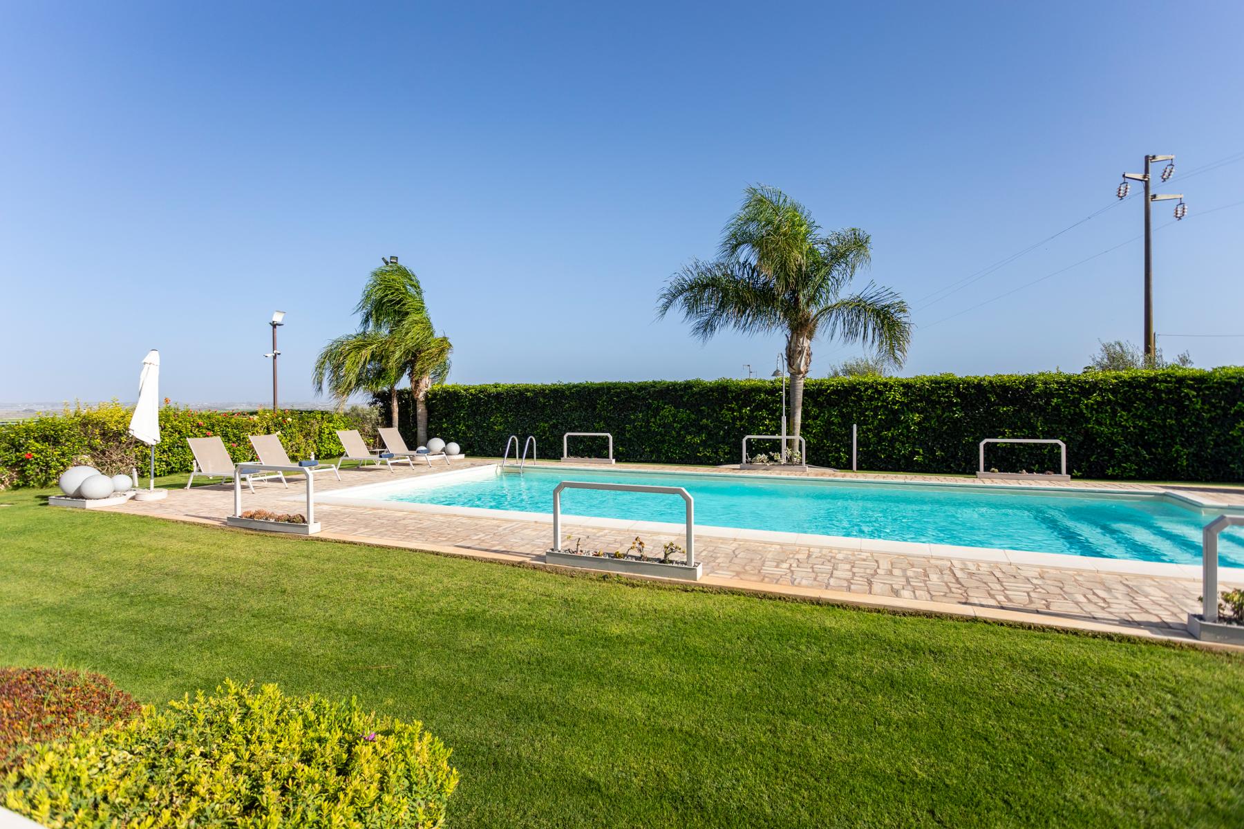 Casa Cariddi Ispica: Spacious 6-Bedroom Apartment with Seaview and Pool, Sicily