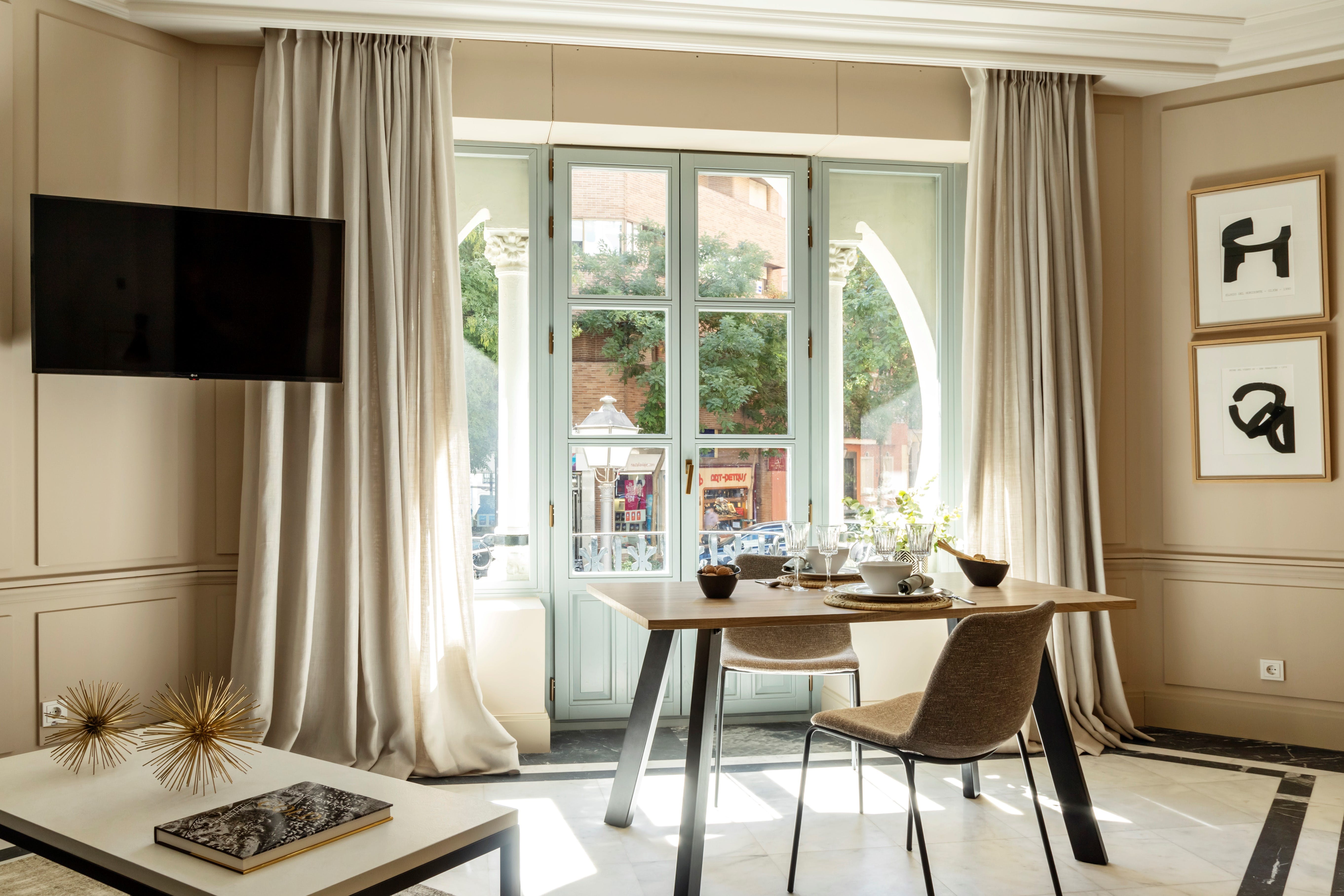 Casa Castellana Salamanca: Luxury 1-Bedroom Apartment with Pool and Sauna, Salamanca